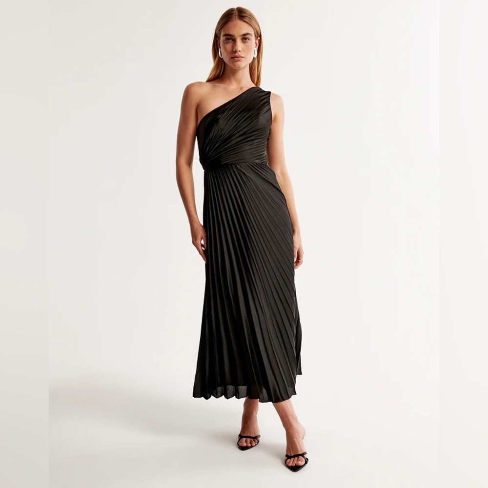 Abercrombie & Fitch One-Shoulder Black Pleated Midi Dress